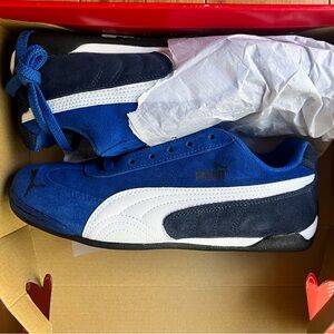 New In Box Vintage Puma Light Flight Sneakers